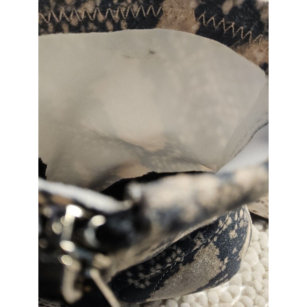 Size 8.5 Journee Collection Snake Embossed Stacked Wedged heel Booties NWOT - Picture 8 of 8
